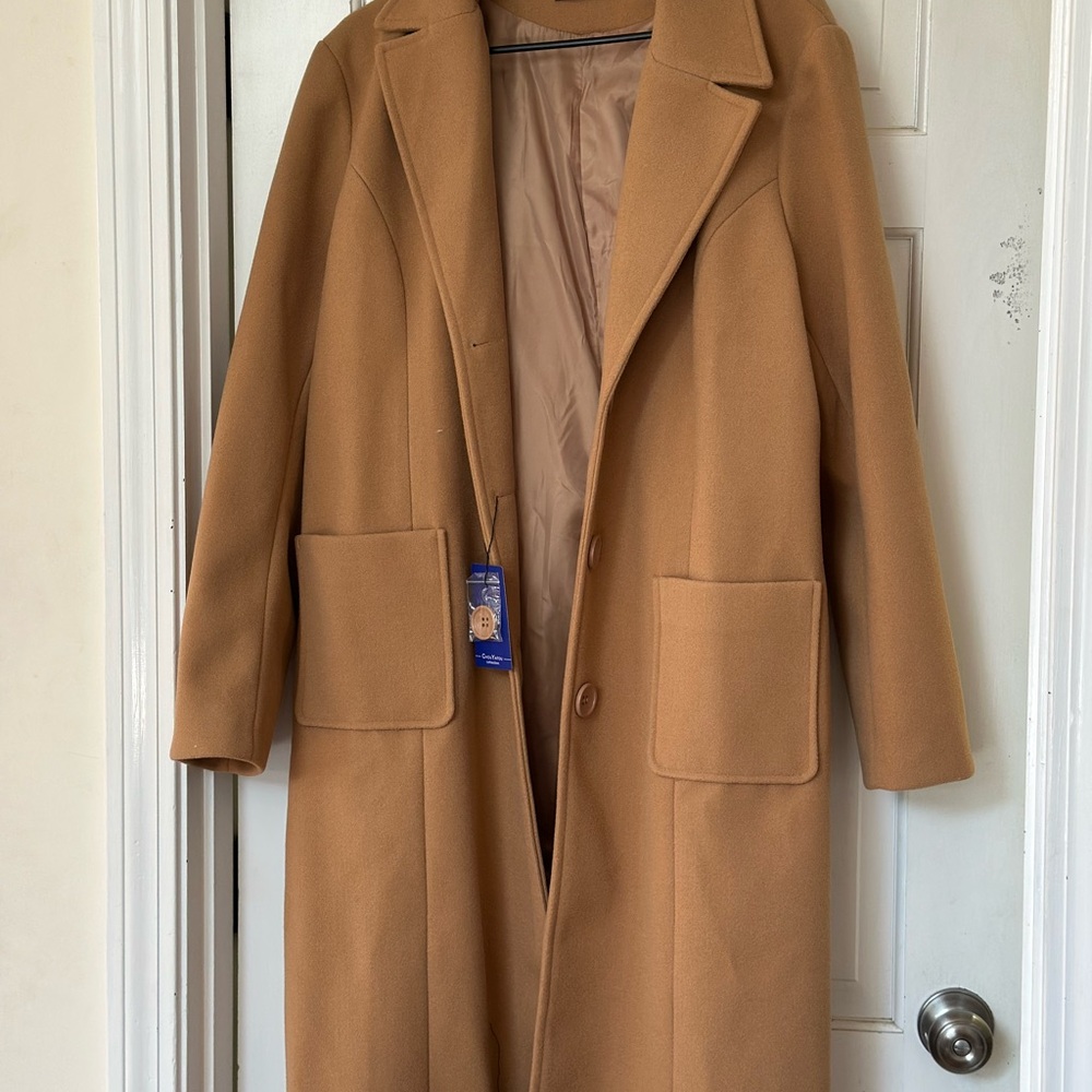 Tan Trench Coat with Wide Lapels and Long Length
